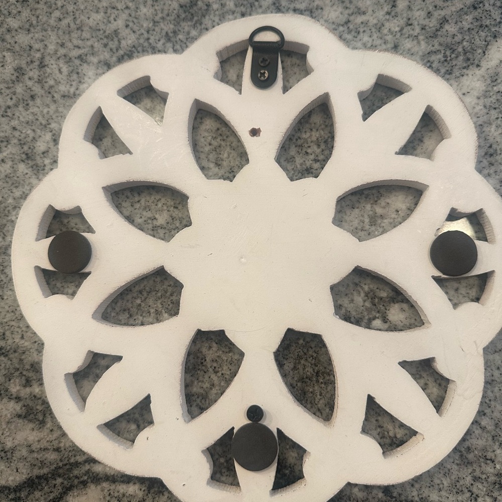 Set of 6 White distressed wall hangings - Picture 3 of 3